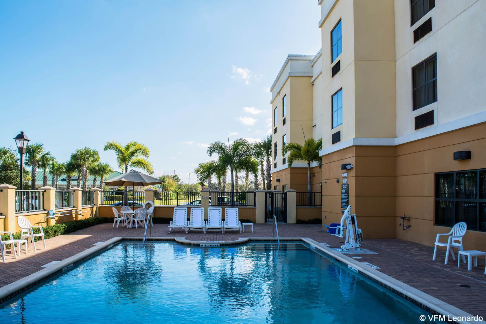 Comfort Suites Vero Beach I-95 Ngoại thất bức ảnh