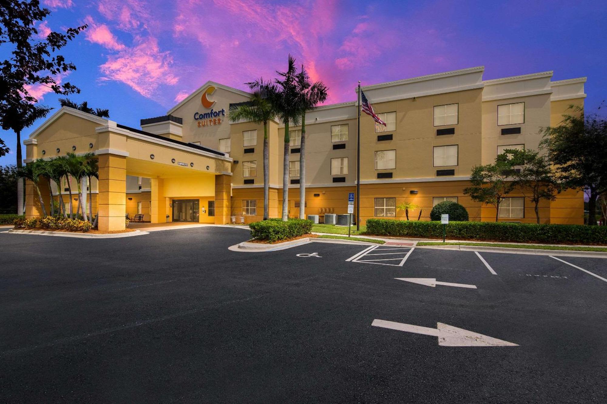 Comfort Suites Vero Beach I-95 Ngoại thất bức ảnh
