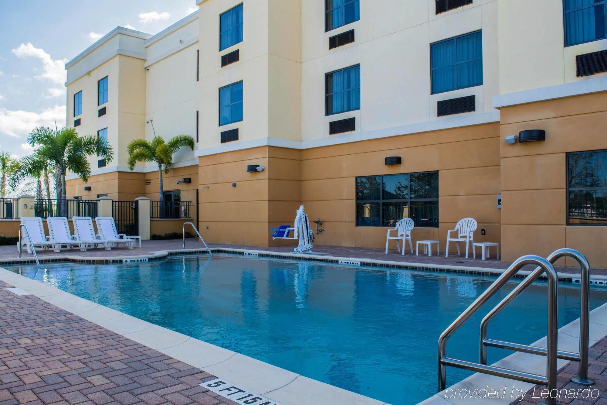 Comfort Suites Vero Beach I-95 Ngoại thất bức ảnh